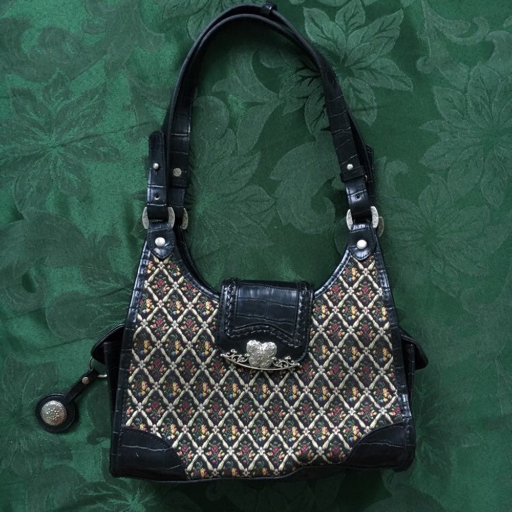 Floral Embroidered Leather Butterfly Clasp Purse